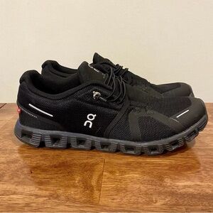 OC On Cloud 5 Womens Size US 8.5 Lightweight Cushioned Running Shoes, EUC
